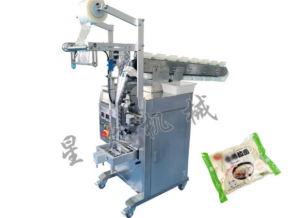 成都鏈斗式顆粒包裝機(jī)/袋裝涼皮自動包裝機(jī)